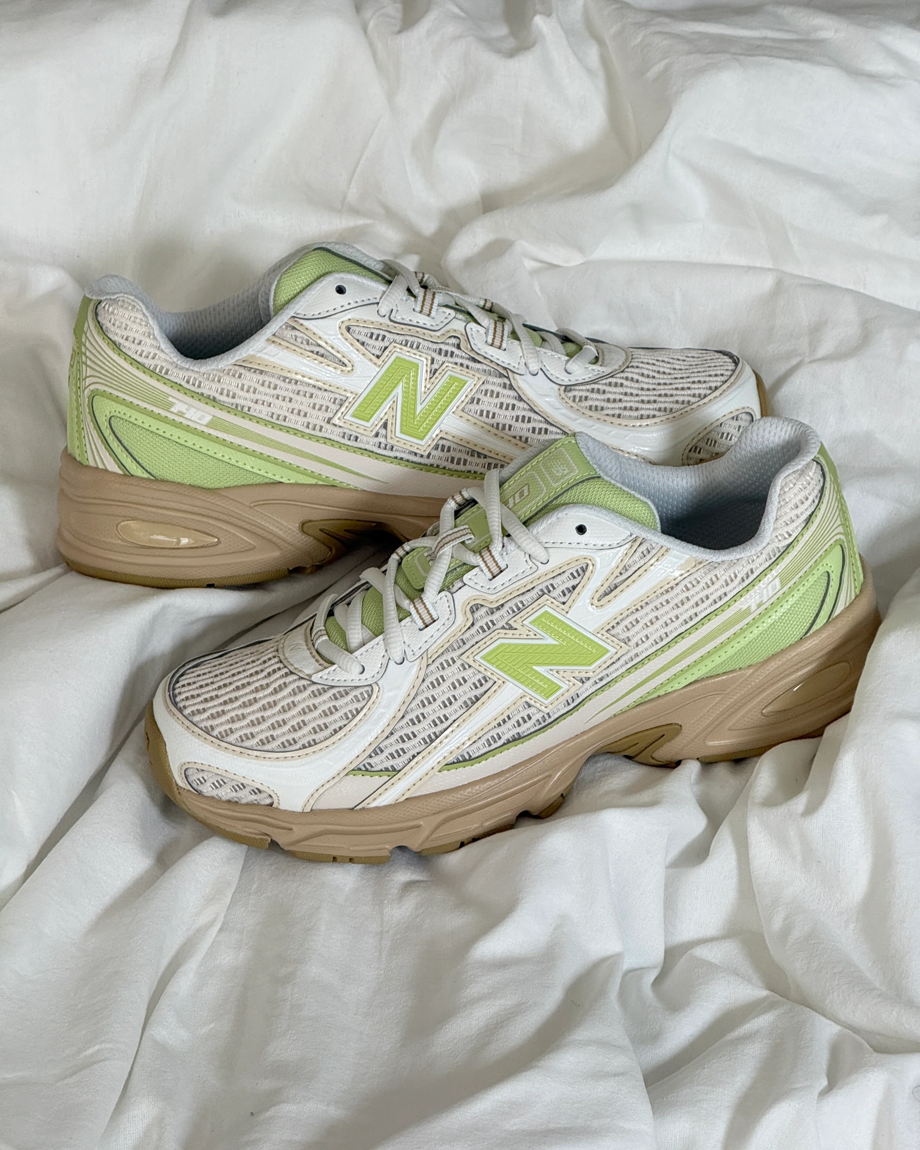 New Balance 740 - Image 2