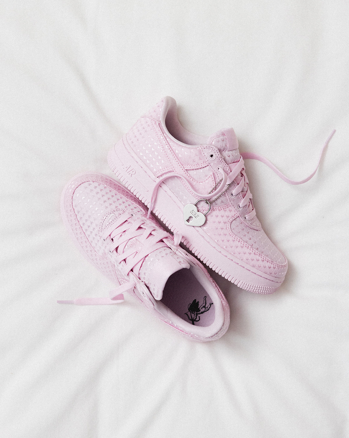 Nike Wmns Air Force 1 '07 Low SE *Valentines Day* - Image 2
