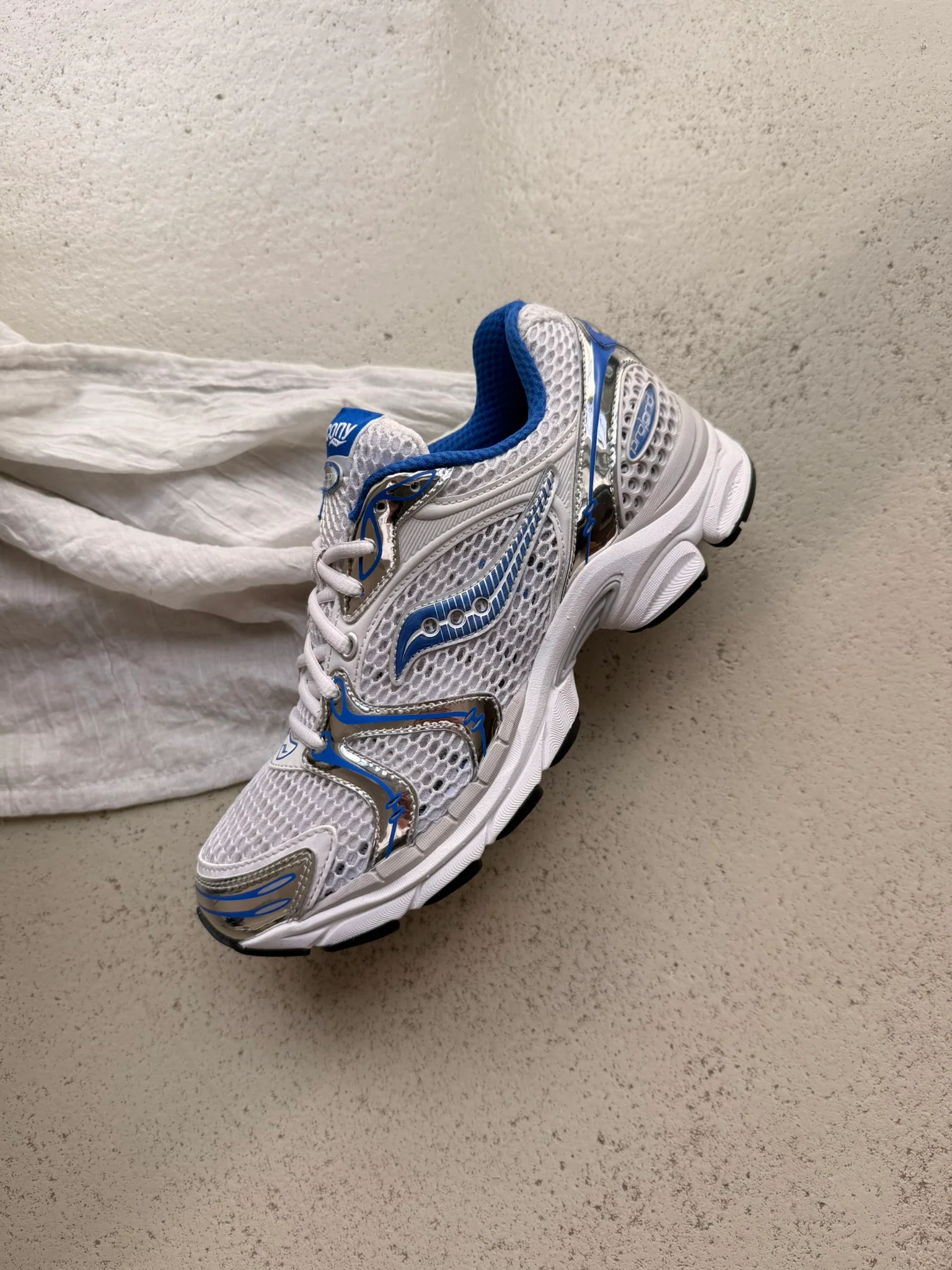 Saucony Pro Grid Triumph 4 - Image 4